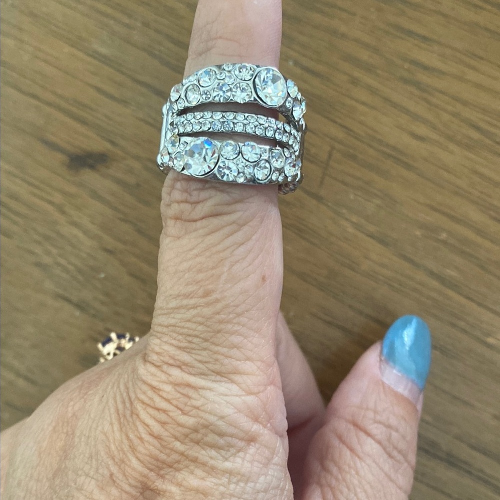 Elegant Silver Crystal Ring